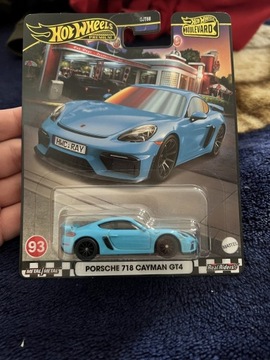 Hot Wheels Premium Porsche 718 Cayman GT4