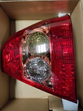 Lampa tył lewa Toyota Corolla 