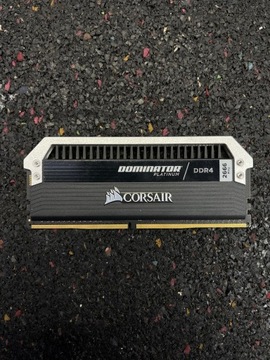 Corsair dominator DDR4 4GB 2666MHz