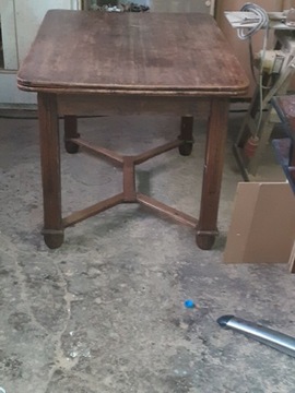 Drewniany stół zabytkowy. 