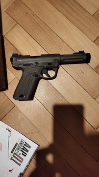 Replika pistoletu AAP01 