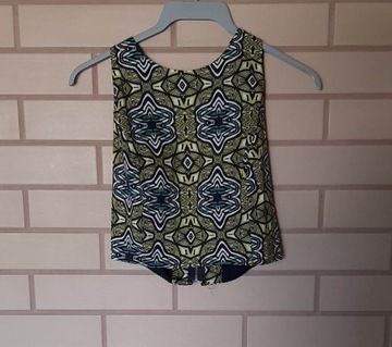 Krótki top na zamek crop top Stradivarius M / S