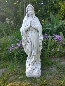 Figura Matka Boża Maryja ogród kapliczka