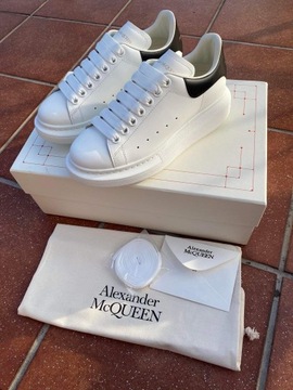 Alexander McQueen r. 36