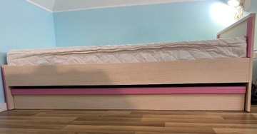 Łóżko meble BRW Caps z różowymi wstawkami