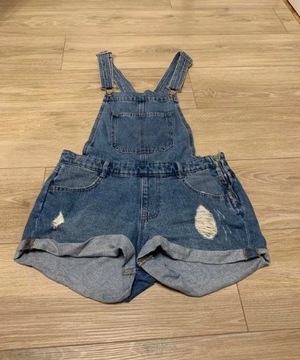 krótkie ogrodniczki jeansowe pull&bear