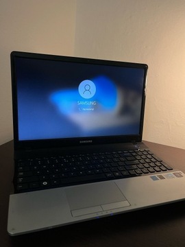 Samsung NP300E5A 8GB RAM/500GB DYSK