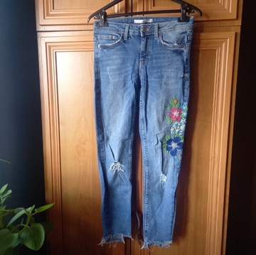 spodnie jeans skinny rurki z haftami 