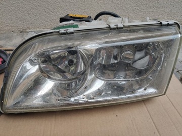 Lampa Volvo S40 V40 Lewa/Lewy Przód Hella Oryginał