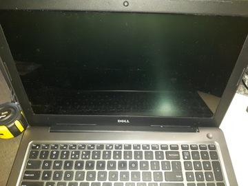 Laptop DELL P66F