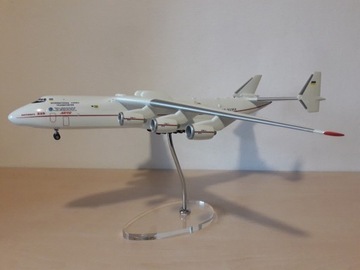 Antonov AN 225  1:200 Herpa