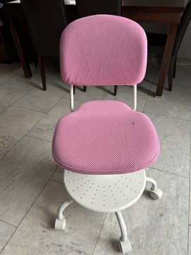 Krzesełko biurkowe Ikea Vimund różowe 