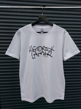 Biała koszulka z nadrukiem Kendrick Lamar (L) graphictee koszulka z grafiką