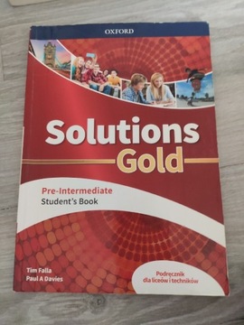 Solutions Gold Pre-Intermediate Student's Book Pau