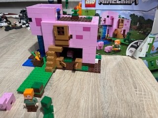 Lego Minecraft 21170 Domek świnka 
