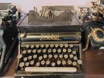 Zabytkowa maszyna do pisania Ideal 