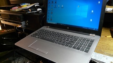 Laptop HP 255 G6 15' FullHD AMD A6-9225 4GB DDR4 