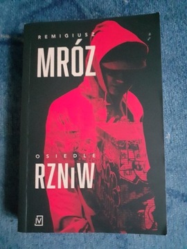 Remigiusz Mróz 'Osiedle RZNiW'