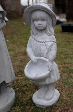 Figurka Ogrodowa Betonowa Dziewczynka z doniczką