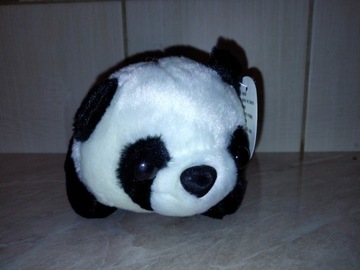 Słodka pluszowa panda idealna zabawka dla małego dziecka miła w dotyku
