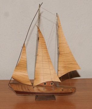 Stara drewniana łódka ŁEBA pamiątka z nad morza 