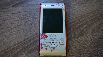 Sony Ericsson W595 z ładowarką