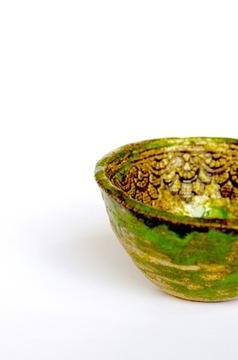 Zielona ręcznie robiona ceramiczna miska 