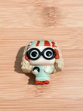 Figurka Kinder Joy Harry Potter Sybilla Trelawney