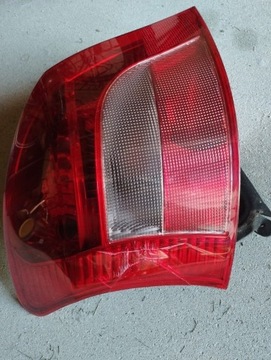 Lampa lewa tył Toyota Yaris 