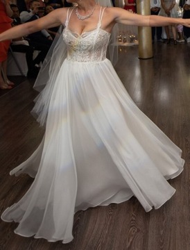 Śliczna suknia ślubna 