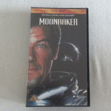 The James Bond 007 Collection-MOONRAKER