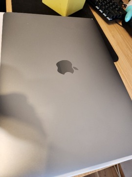 MacBook Pro 16GB RAM, i7, dysk 512