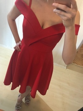 Piękna czerwona sukienka typ hiszpanka na wesele 