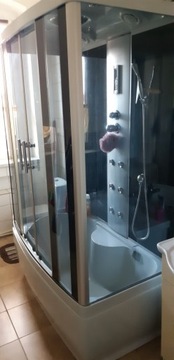 Kabina prysznicowa z hydromasażem 