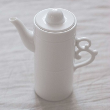 L'Abitare: porcelanowy czajnik