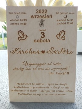  Drewniana kartka z kalendarza na ślub z grawerem 
