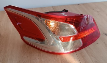 LAMPA TYLNA LEWA PEUGEOT 301 0285800124