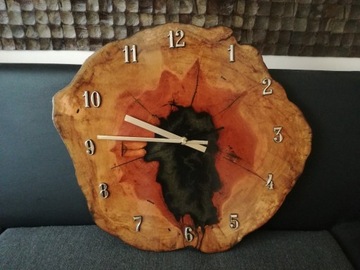 Zegar ścienny z drewna z żywicą epoksydową