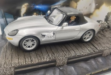 BMW Z8 Le Monde Ne Suffit Pas Bond 007 (1:43)