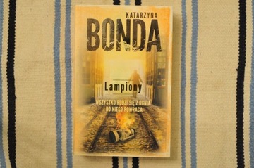 K. Bonda, Lampiony