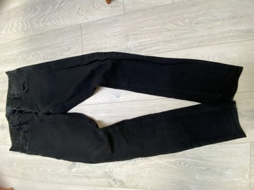 Czarne spodnie męskie SuperDry