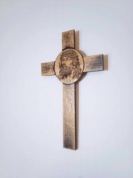 drewniany krzyż ścienny. Krzyż dębowy 29 cm. Jezus