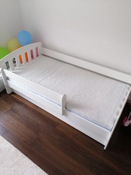Łóżko z szufladą i materacem 160x80 kolor biały