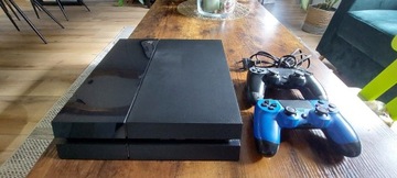 Ps4 Fat 1tb + 2 pady dualshock oraz kabel