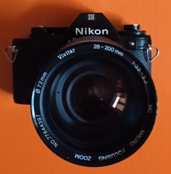 Nikon EM M90 + Vivitar 28-200mm