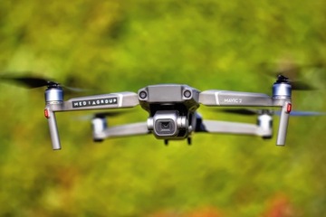 DRON FILM I FOTO NA „WESELE” OPERATOR DRON MAVIC 2