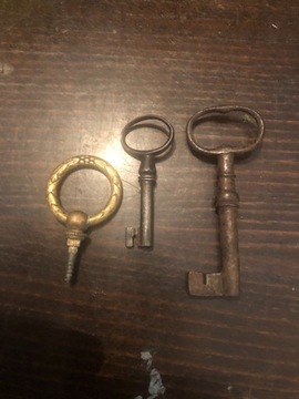 Stare kluczyki do mebli 