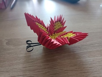 Motyl Czerwono-Żółty Origami Modułowe 3D