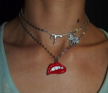 NASZYJNIK Choker Krew Usta Ugryź Mnie Blood Gothic