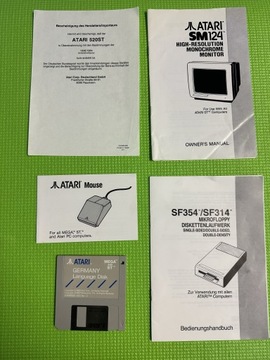 Komplet różnych instrukcji do komputera Atari ST 